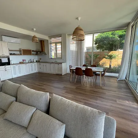 Coral Bay Luxury By Luxury Луксозна вила *