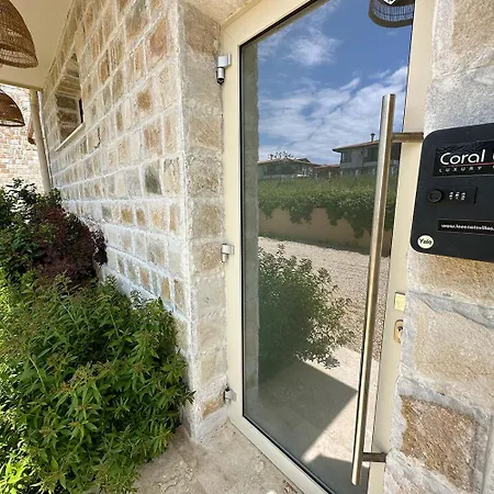 Coral Bay Luxury By Luxury Луксозна вила