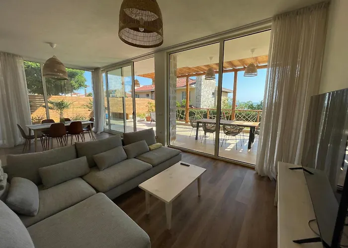 Луксозна вила Coral Bay Luxury By Luxury