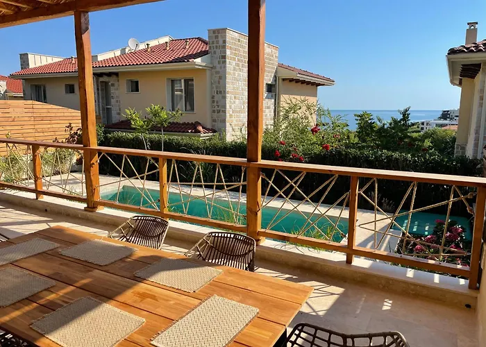 Coral Bay Luxury By Luxury