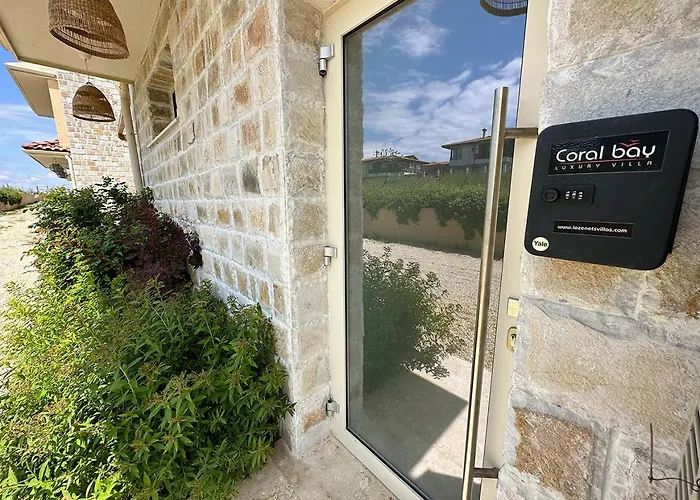 Coral Bay Luxury By Luxury Луксозна вила