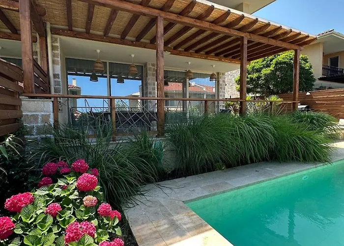 Coral Bay Luxury By Luxury Луксозна вила